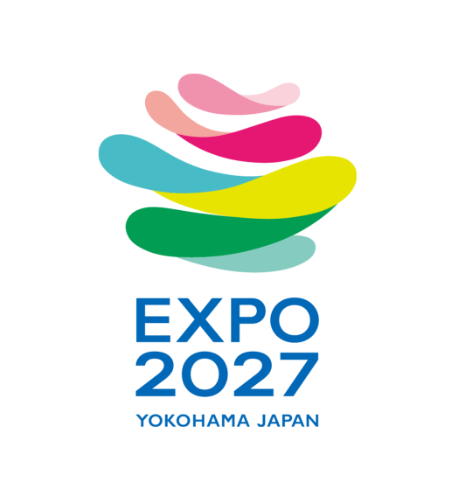 公式ロゴマーク コンセプト 緑は、しなやかに形を変えながら、私たちの暮らしに様々な幸福を積み重ねている。木の葉がもたらす安らぎや、爽やかな大気。花びらが感じさせる美しさや、心地よさ。いま世界は、緑と新たな関わりを育もうとしている。2 0 2 7年国際園芸博覧会で描かれるのは、自然・社会・人が共にある、これからの暮らしの風景。きっとそこでは、一人ひとりが幸せな明日を咲かせている。
